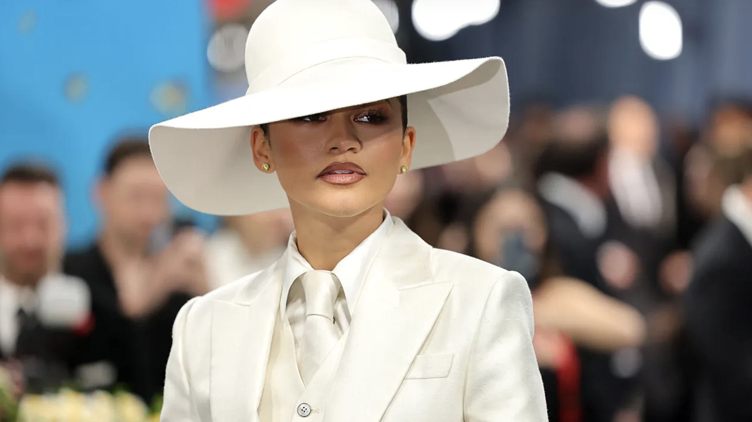 Ausência de Zendaya no Met Gala vira luto coletivo e fãs decretam "ano dela"
